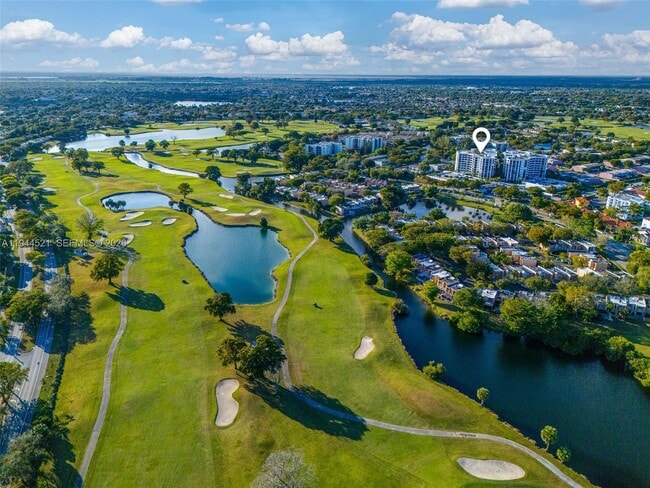 Building Photo - 13953 Kendale Lakes Cir