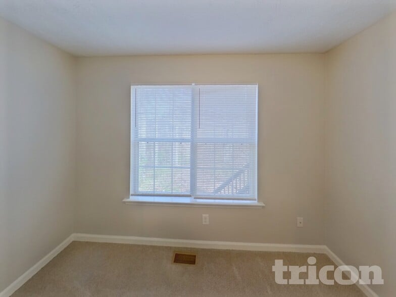 Building Photo - 165 Bridge Landing