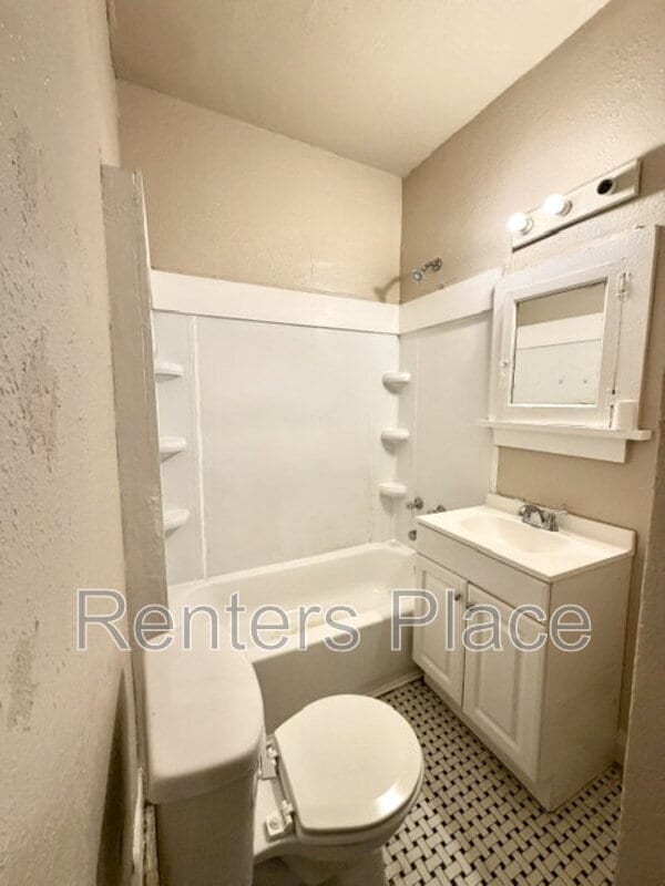 Building Photo - 120 N Birmingham Pl