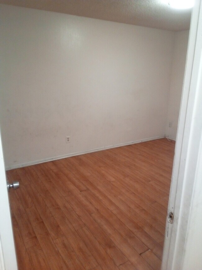 Building Photo - Lee Avenue Apartments