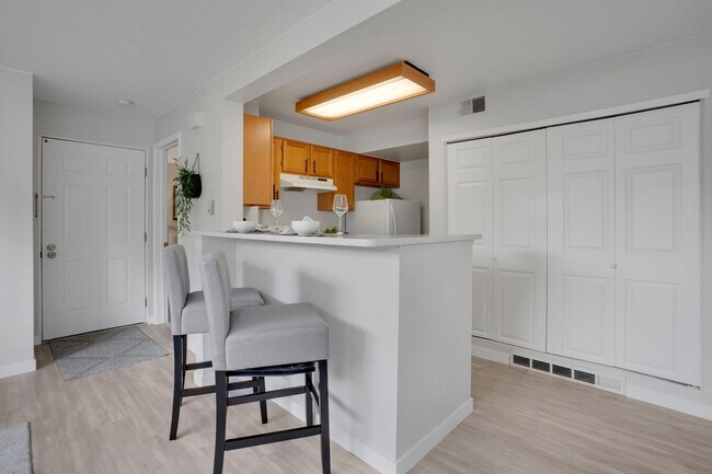 Building Photo - Charming 2 bed 1 bath Condo in Centennial!