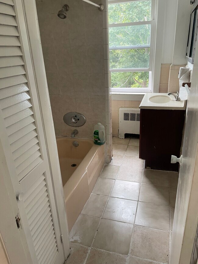 Building Photo - 21 Parsons St