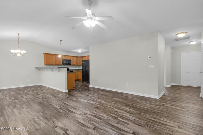 Building Photo - 152 Crooked Run Dr
