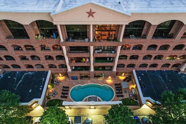 Building Photo - 505 Bastrop St