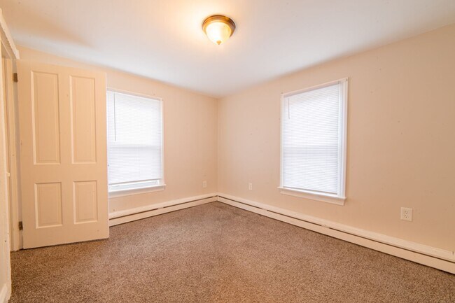 Building Photo - Beautiful 2-Story 3BR / 2BA Single-Family Home – Move-In Ready Rental