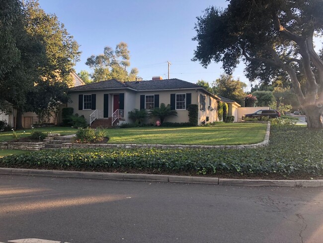 Building Photo - Valmonte Beauty 2 Bedroom Beautiful Home  on Corner Lot with Huge yard