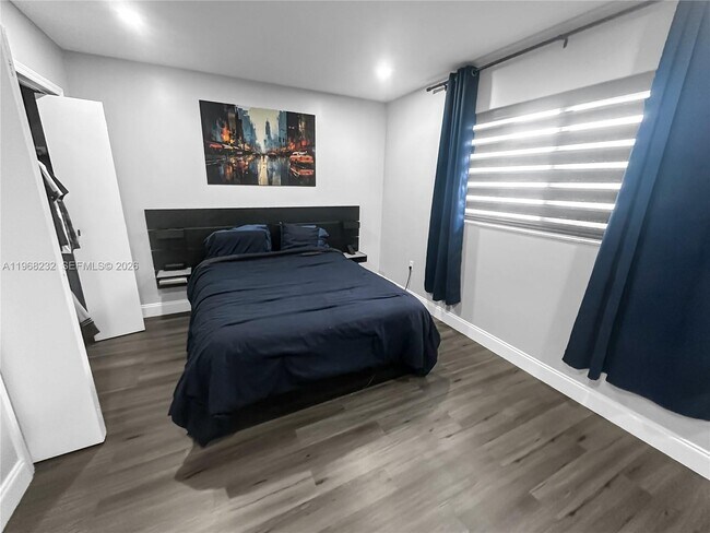 Building Photo - 110 SW 108th Ave