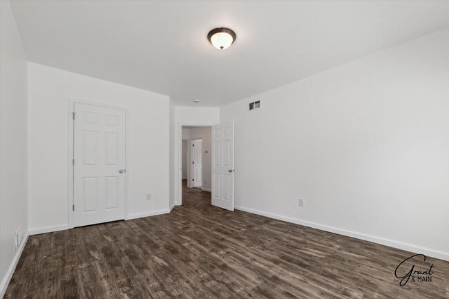 Building Photo - $1,995 - North End 4 Bedroom/ 1.5 bathroom...
