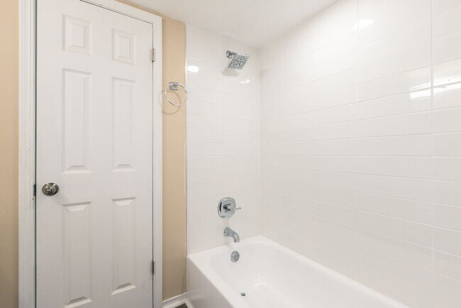 Building Photo - East 33rd Ct Duplex