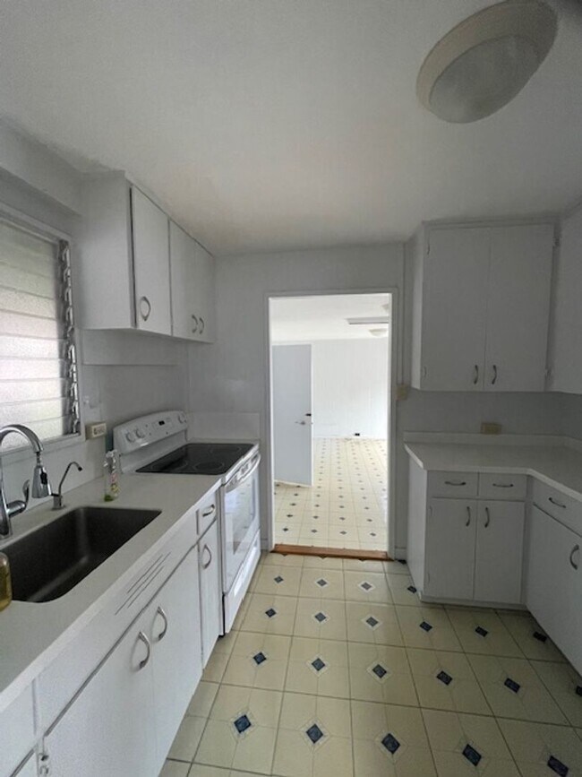 Building Photo - 1 Bedroom in Honolulu