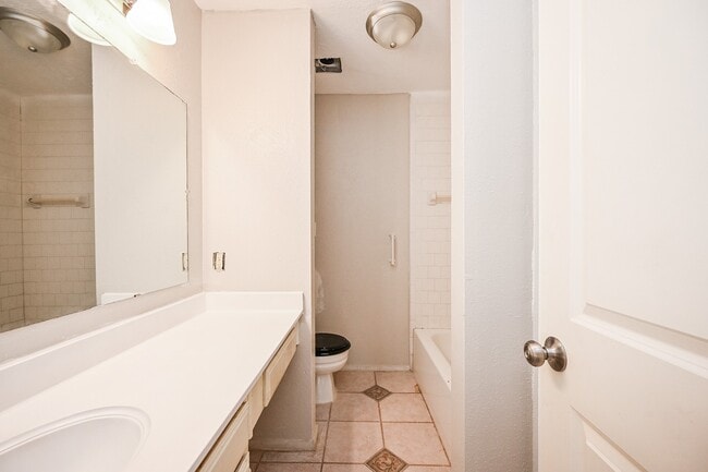 Building Photo - 1114 Blue Diamond Dr