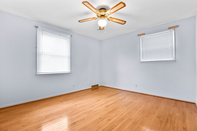 Building Photo - Pet Friendly Four Bedroom with Basement!