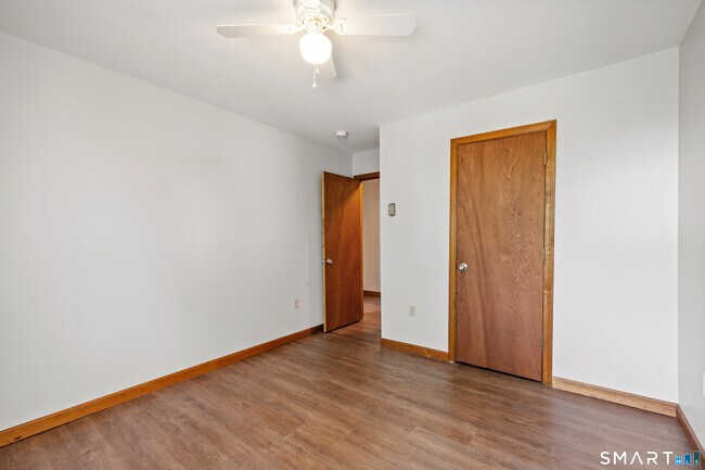 Building Photo - 180 N Cherry St