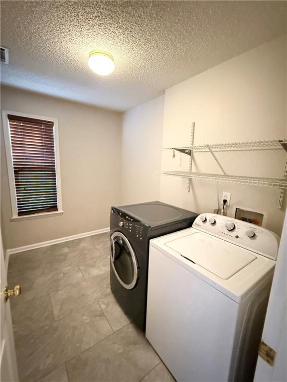 Building Photo - 593 Lullingstone Dr SE