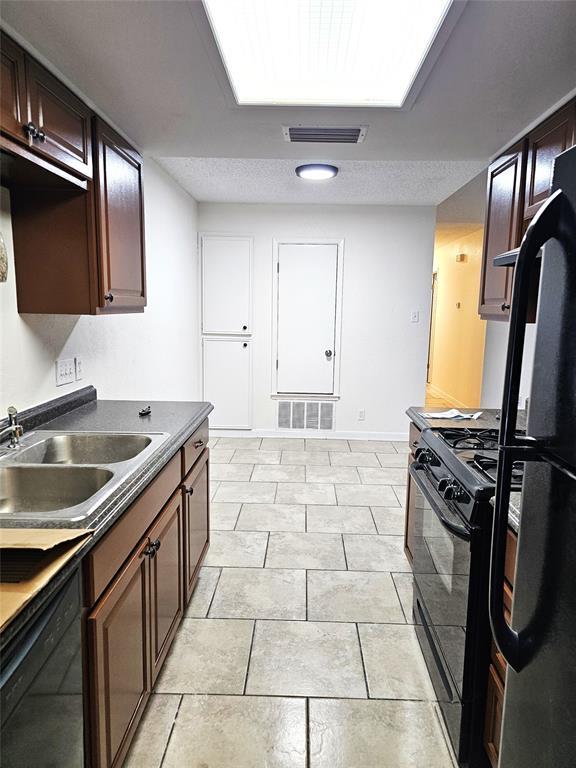 Building Photo - 1747 Horseshoe Cir