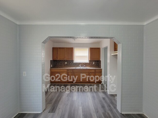 Building Photo - 18644 Forrer St