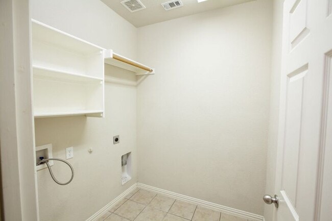 Building Photo - 2805 Gooseberry Dr