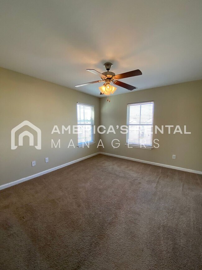 Building Photo - Townhome Available in Calera!! Available to View Now!!!
