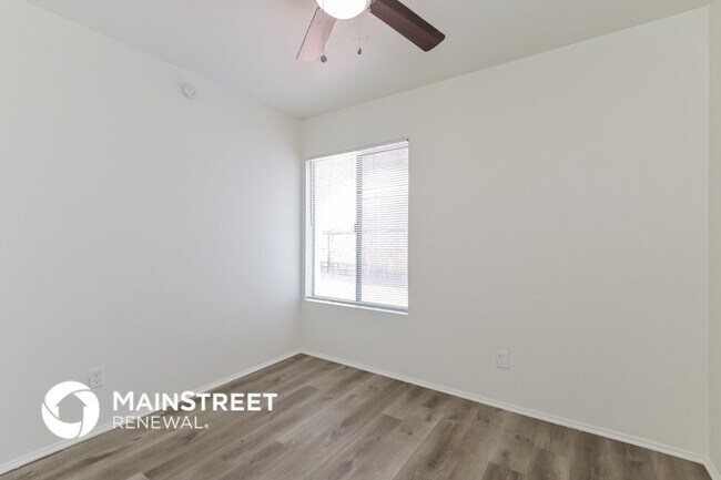 Building Photo - 2600 S Pace E Dr