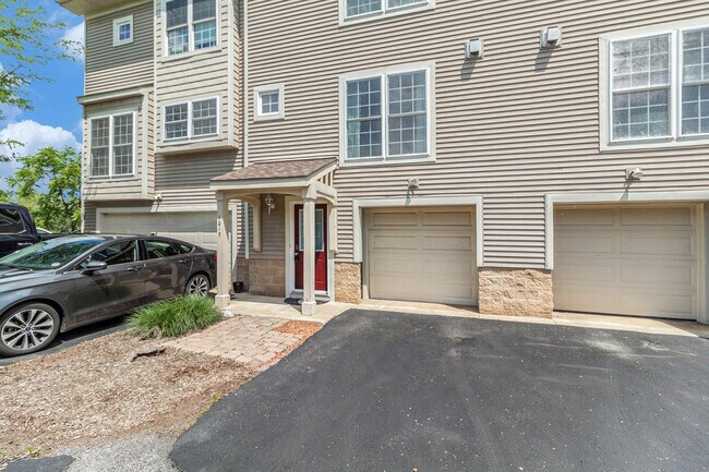 Building Photo - 1017 Bluestem Ln
