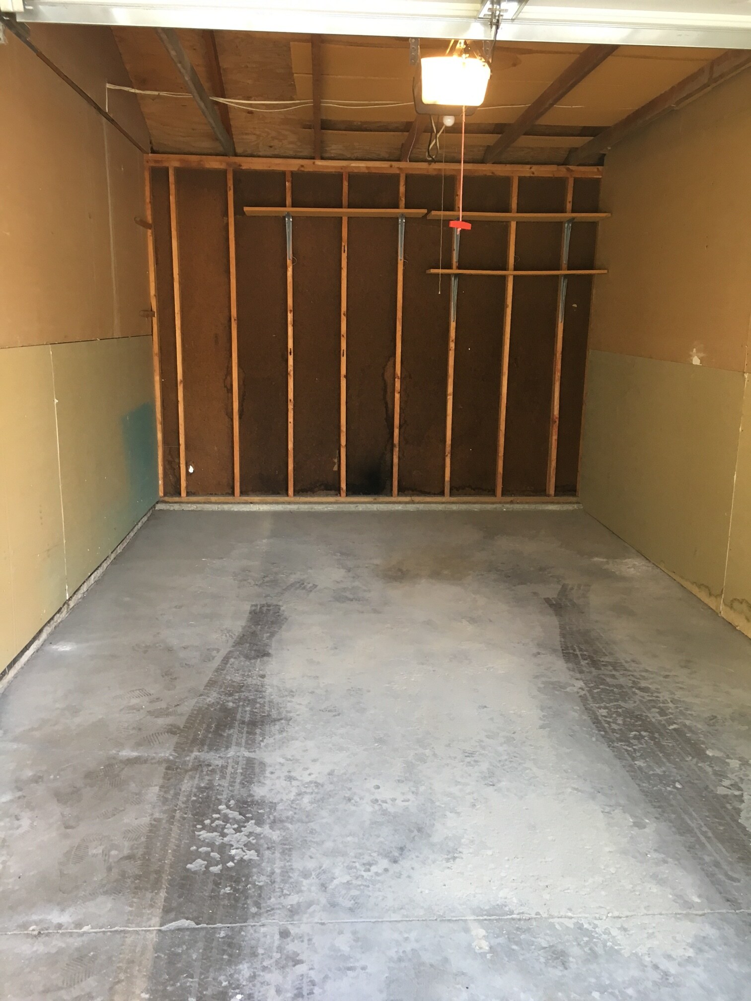 Garage - 2050 Holiday Rd