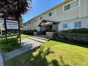 Building Photo - Redwood Apartments