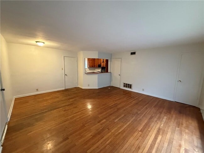 Building Photo - 2465 Rothfield Pl