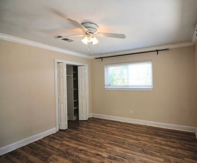 Building Photo - 550 Pocahontas Dr