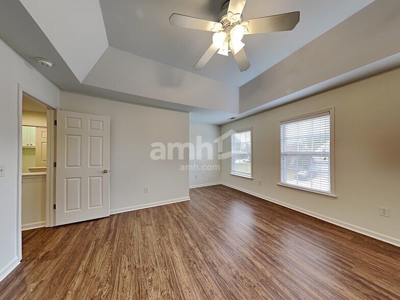 Building Photo - 302 Grimes Dr