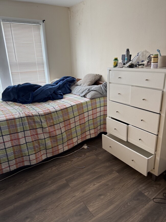 Building Photo - 307 S Logan Ave