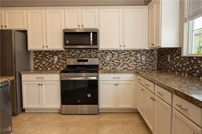 Building Photo - 10561 Sariah Skye Ave