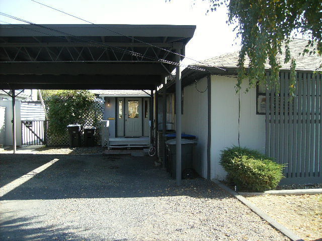 Building Photo - Lakefront Duplex!