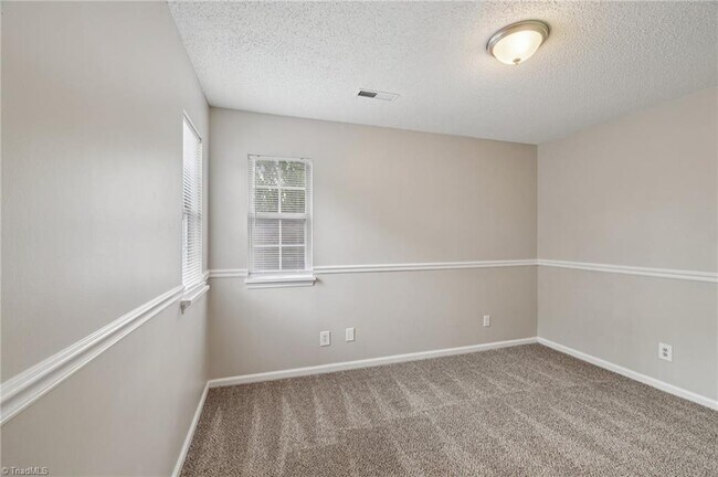 Building Photo - 3221 Pipers Way