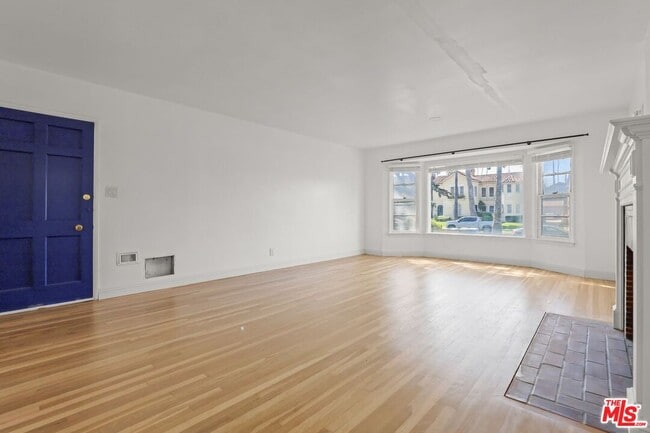 Building Photo - 4409 Victoria Park Dr