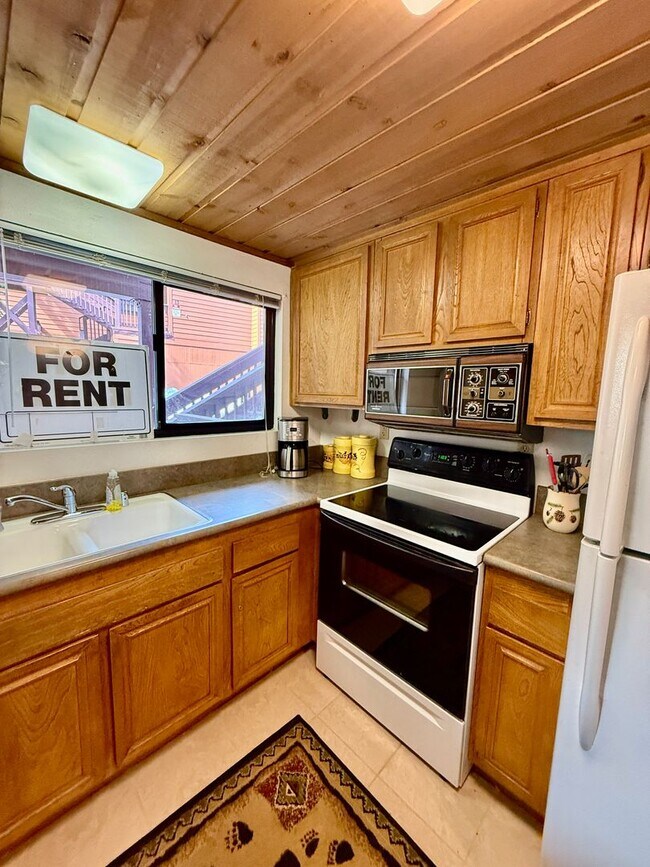 Building Photo - Fully Furnished 2BD/2BA Mountain Townhome | Cozy Pellet Stove | Parking Included