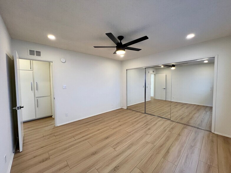 Building Photo - 3545 Keystone Av