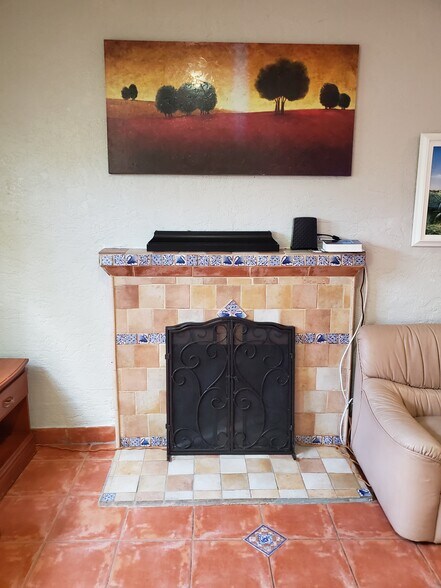 Building Photo - 611 El Prado