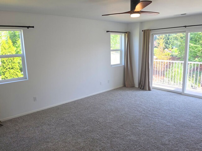 Building Photo - Gorgeous 4 Bedroom Lake Stevens Home in Cr...