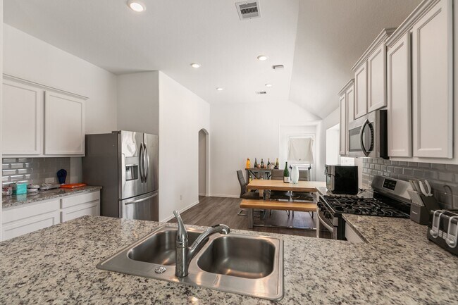 Building Photo - 10014 Granite Grove Ln