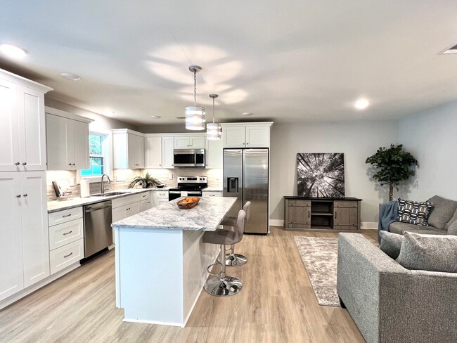 Building Photo - LUXURIOUS TOWNHOME ON THE WEST SIDE OF LEB...