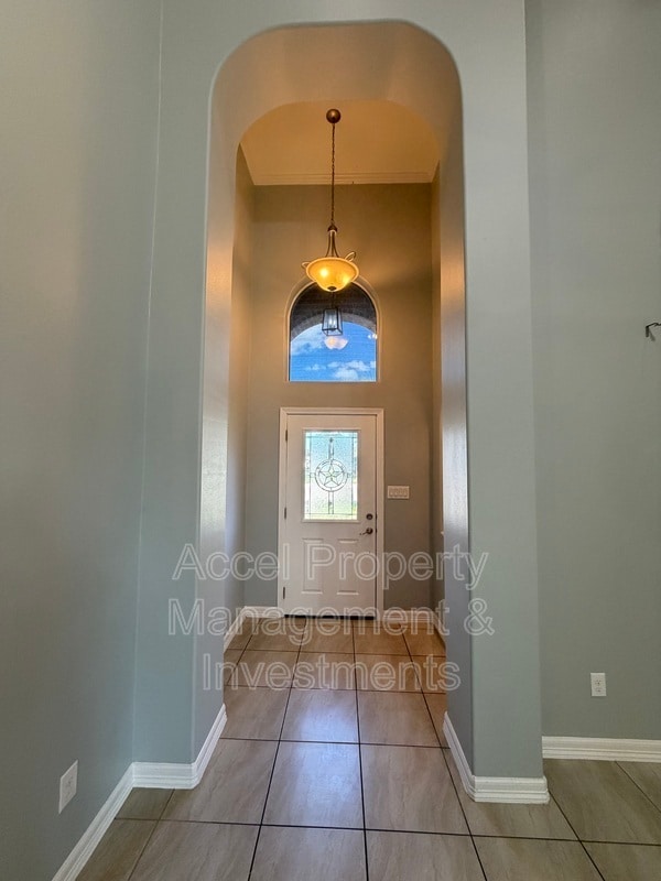 Building Photo - 1402 Mulberry Dr