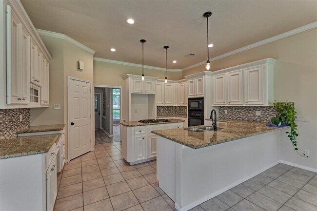 Building Photo - 10506 Crestwater Cir