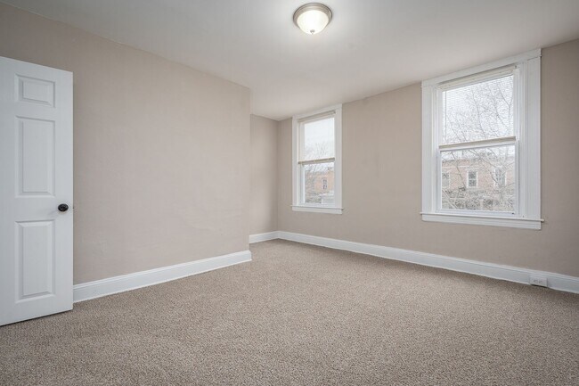 Building Photo - Newly Renovated 3 Bedroom in Charming Balt...