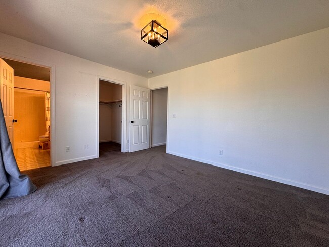 Building Photo - 1130 Shadow Mountain Dr