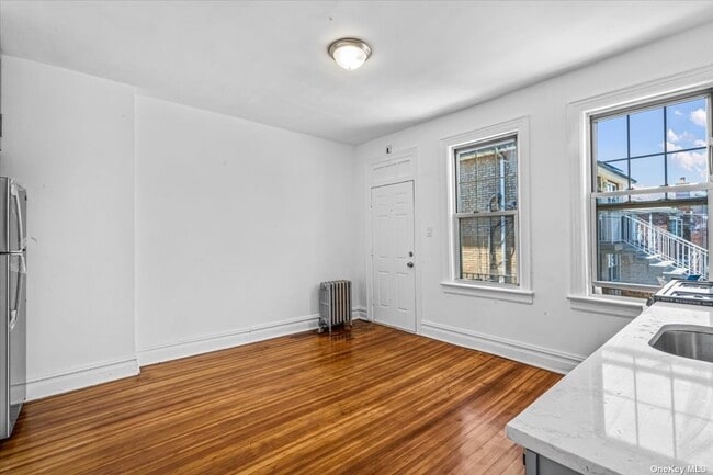 Building Photo - 1059 Vincent Ave