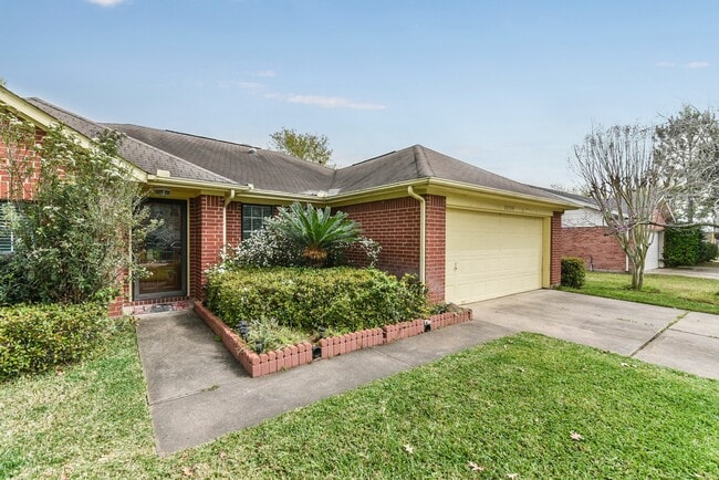 Building Photo - 22314 Rangeview Dr