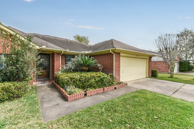 Primary Photo - 22314 Rangeview Dr