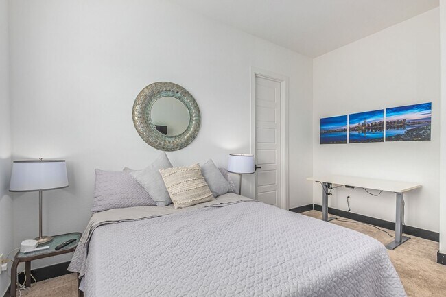 Building Photo - Luxury at Vistal