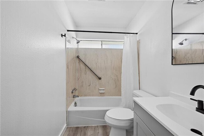 Building Photo - 122 Dewald Dr