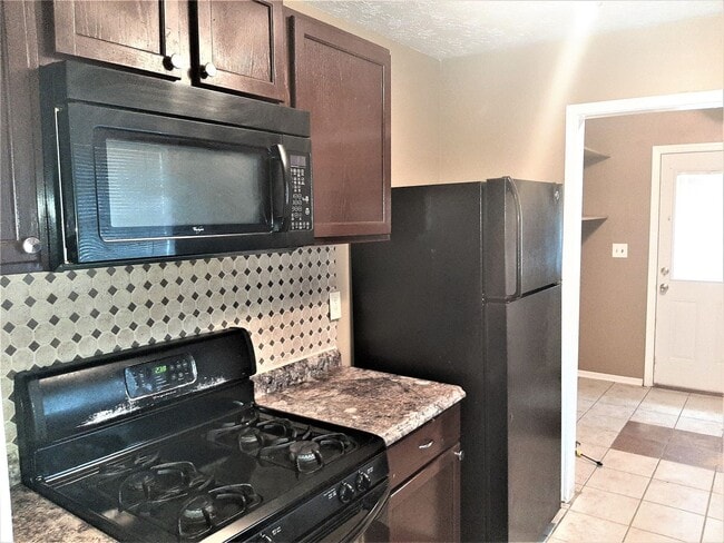 Building Photo - Charming 3-Bedroom, 2-Bath Home in Eastern...